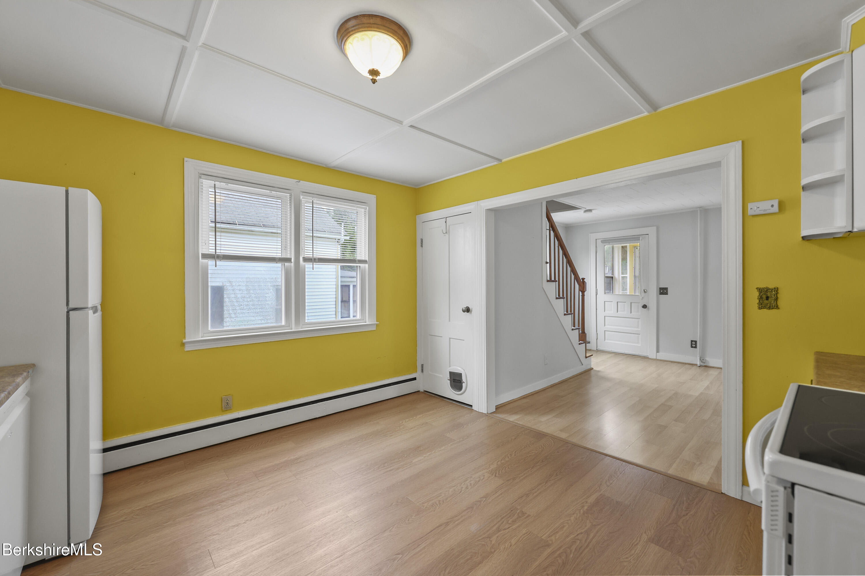 559 Onota Street Pittsfield, MA 01201 - Photo 8 of 29 kitchen