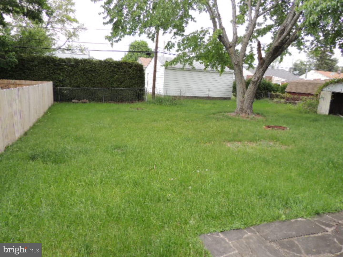 2168 Springhouse Lane Aston, PA 19014 - Photo 5 of 12 Back Yard