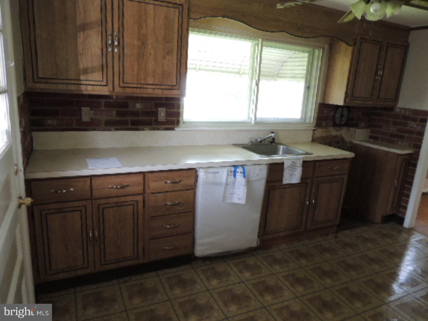 2168 Springhouse Lane Aston, PA 19014 - Photo 7 of 12 Kitchen