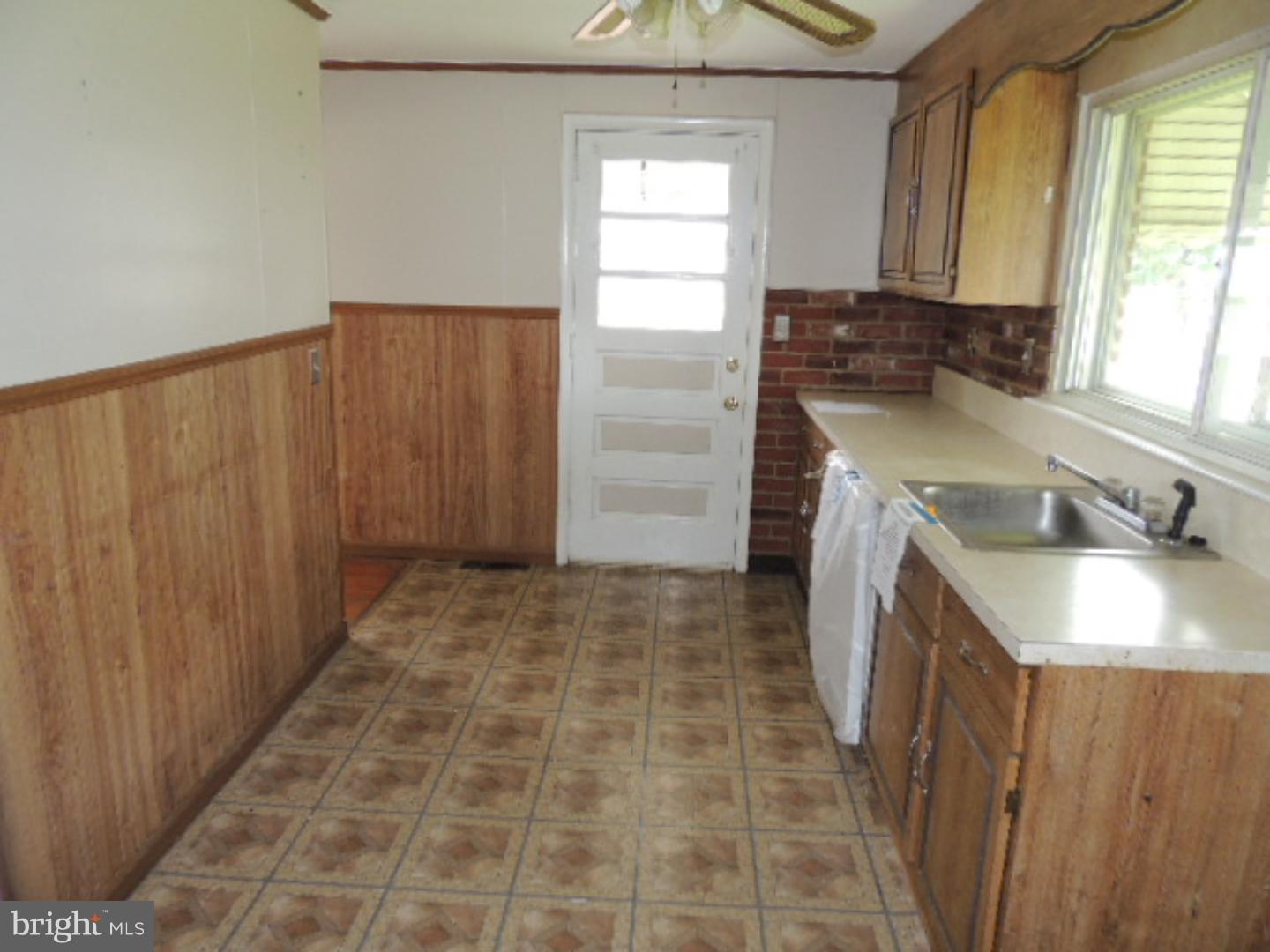 2168 Springhouse Lane Aston, PA 19014 - Photo 8 of 12 Kitchen