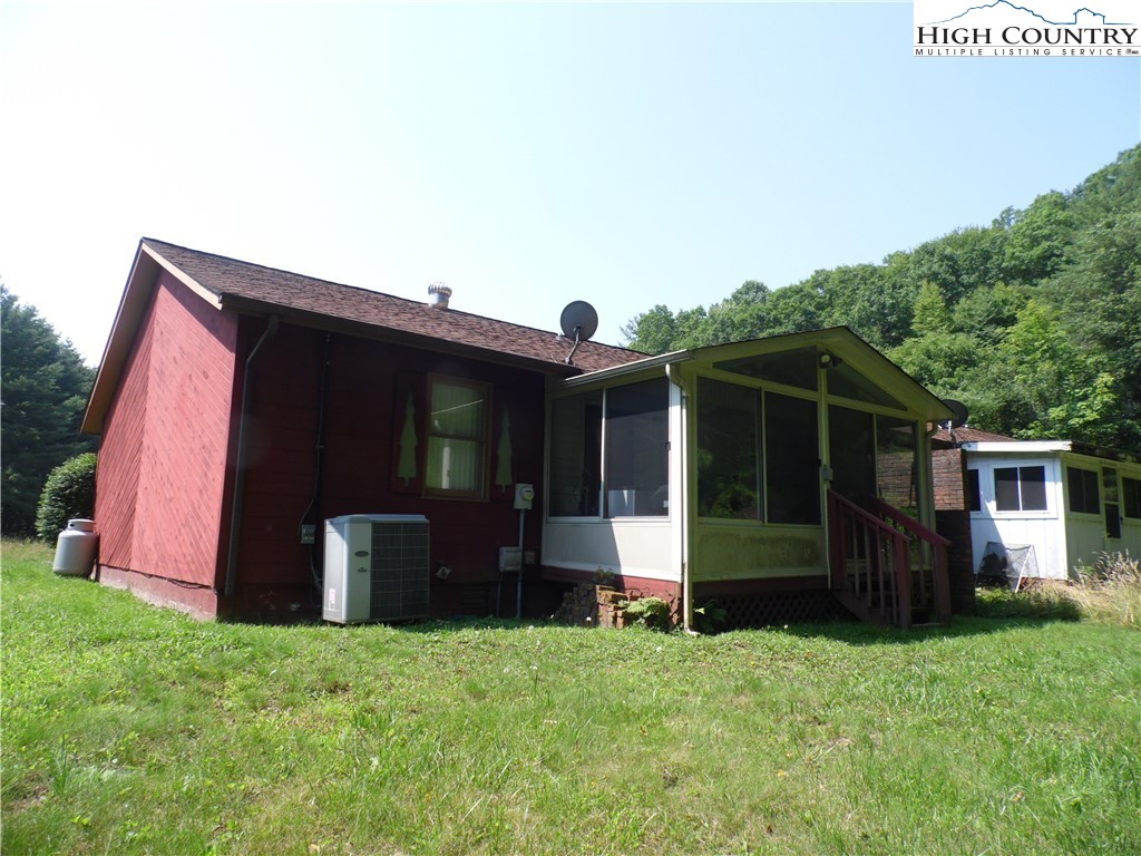 320 New Vale Road, Unit 12 Newland, NC 28657 - Photo 3 of 3 Gallery Image 3
