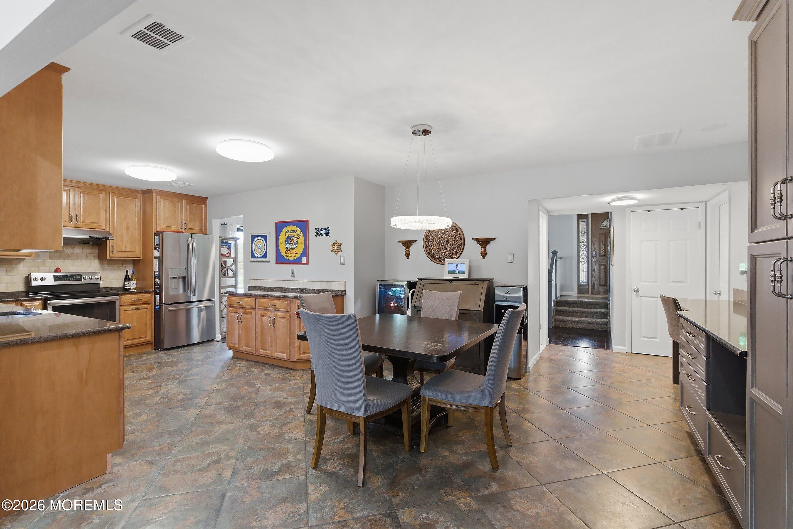 13 Summit Avenue Manalapan, NJ 07726 - Photo 9 of 22 10-Dining 1A