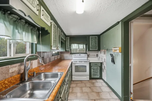 $199,000 | 490 Delaney Lane, Clintwood, VA 24228