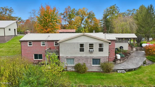 $199,000 | 490 Delaney Lane, Clintwood, VA 24228