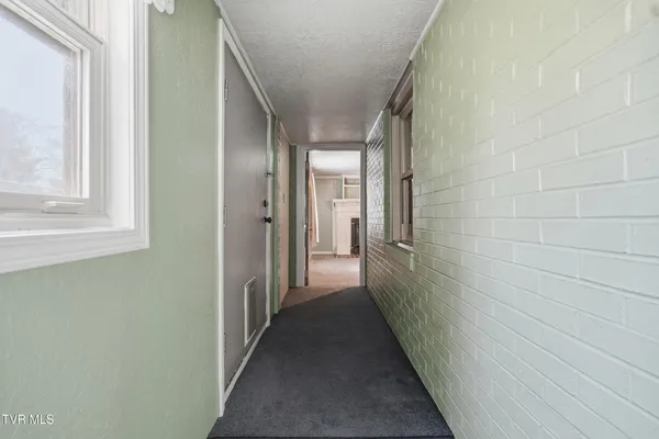 $199,000 | 490 Delaney Lane, Clintwood, VA 24228