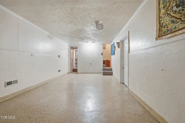 $199,000 | 490 Delaney Lane, Clintwood, VA 24228