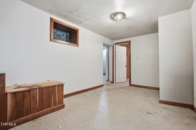 $229,000 | 490 Delaney Lane, Clintwood, VA 24228