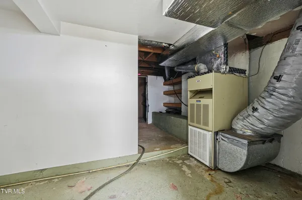 $199,000 | 490 Delaney Lane, Clintwood, VA 24228