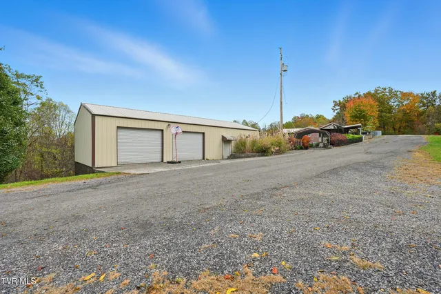 $229,000 | 490 Delaney Lane, Clintwood, VA 24228