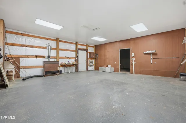 $229,000 | 490 Delaney Lane, Clintwood, VA 24228