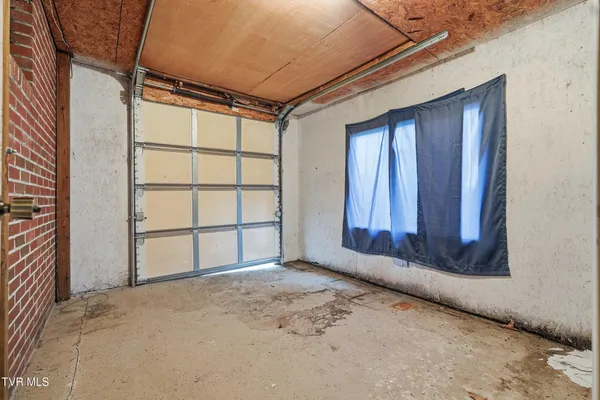 $199,000 | 490 Delaney Lane, Clintwood, VA 24228