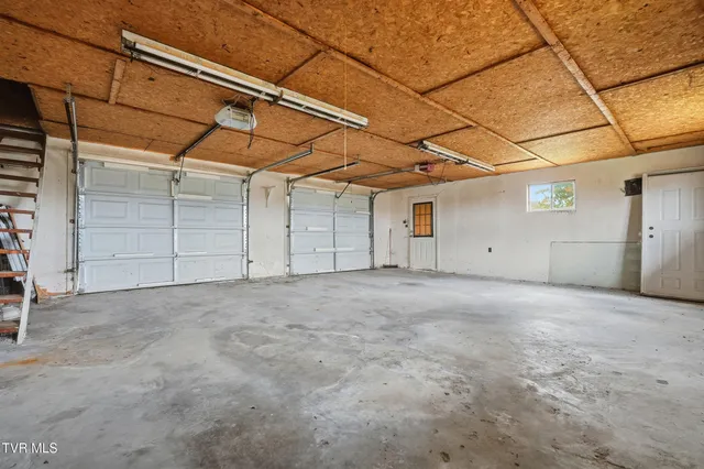 $229,000 | 490 Delaney Lane, Clintwood, VA 24228