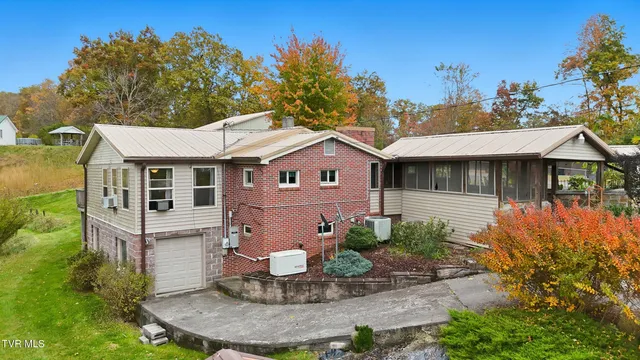 $229,000 | 490 Delaney Lane, Clintwood, VA 24228