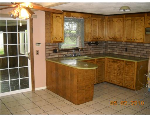 1 York Road Johnston, RI 02919 - Photo 3 of 12 Kitchen.