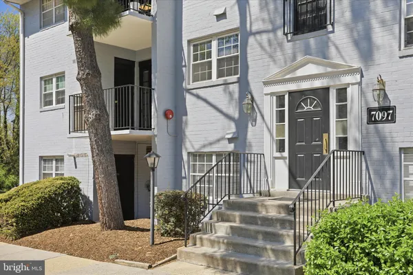 $270,000 | 7097 Spring Garden Drive, Unit 101, Springfield, VA 22150