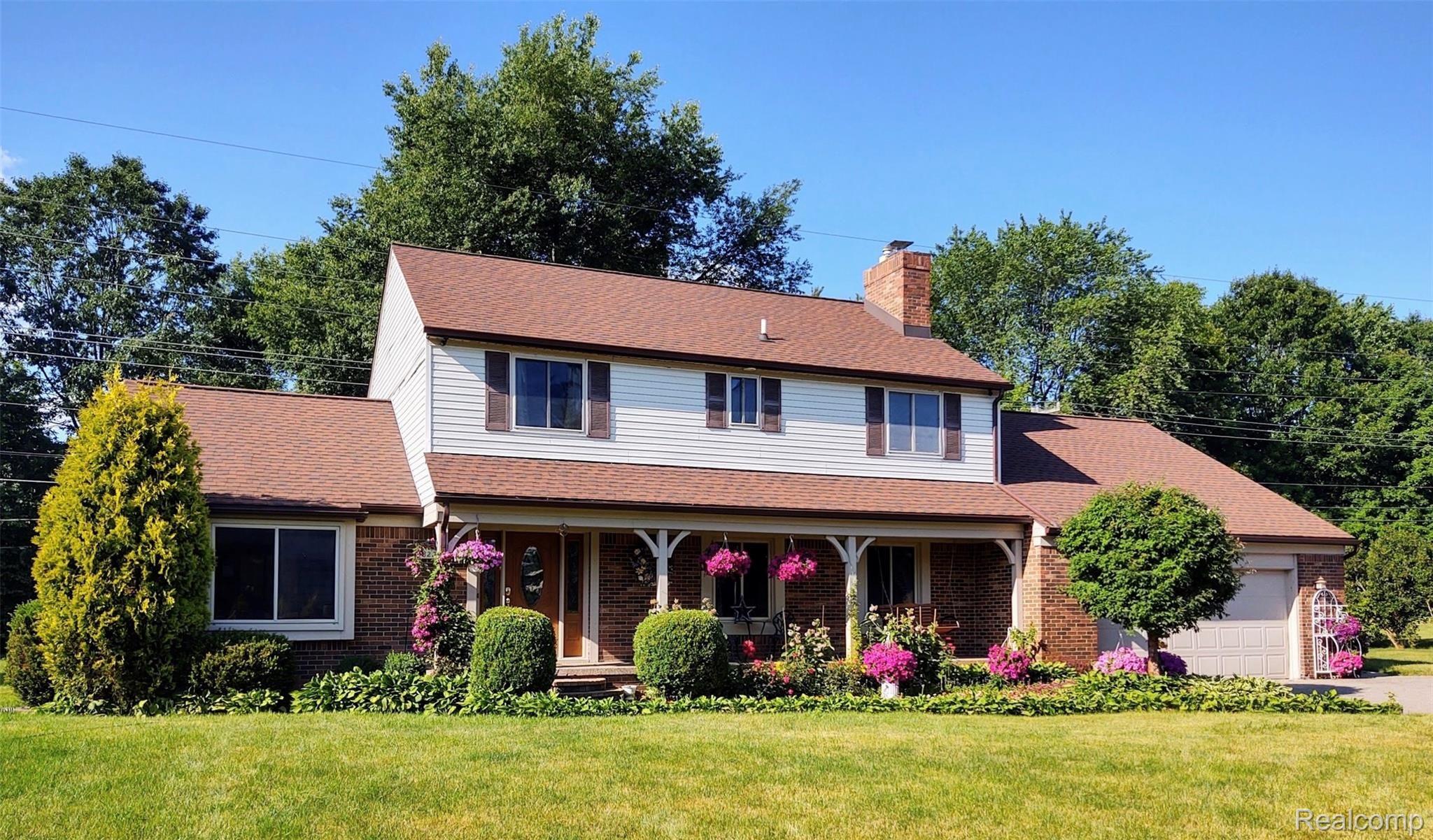 8220 Holcomb Road Clarkston, MI 48348 - Photo 6 of 31 5733228A-6504-48D2-8205-1B137026C3AD.jpeg