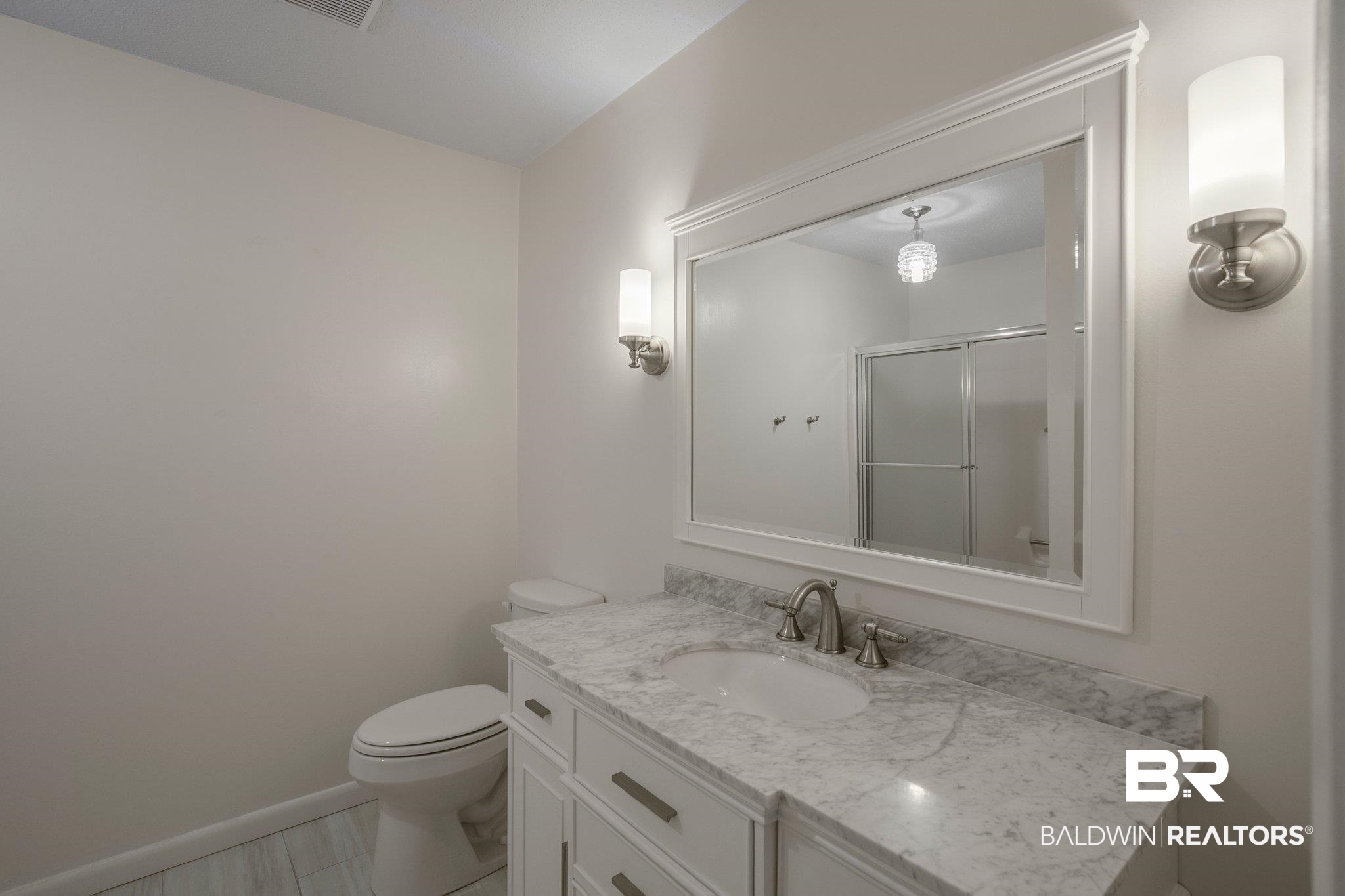115 Ronforth Street Fairhope, AL 36532 - Photo 19 of 29 Guest bath