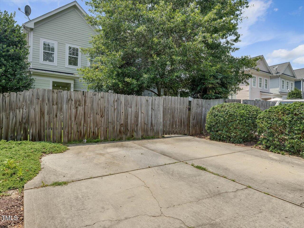 7712 ACC Boulevard Raleigh, NC 27617 - Photo 36 of 38 57-Parking
