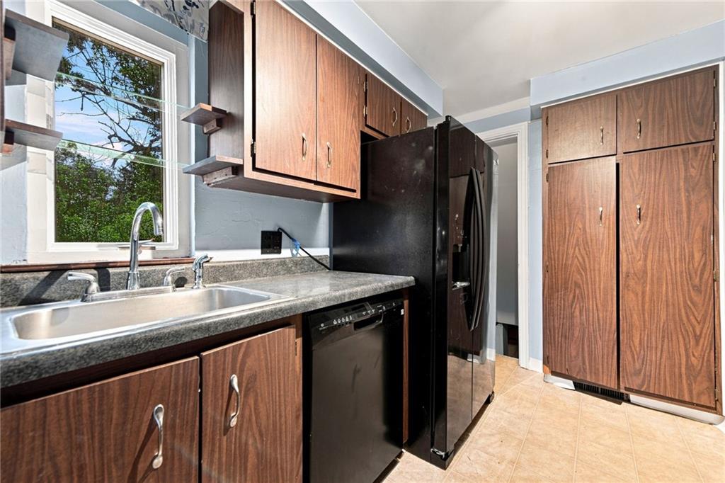 148 Idlewood Road Pittsburgh, PA 15235 - Photo 11 of 34 Gallery Image 11