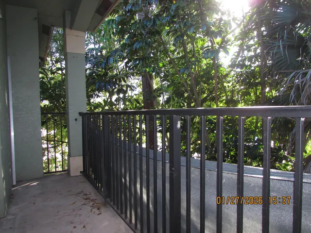 $2,450 | 350 Crestwood Circle, Unit 302, Royal Palm Beach, FL 33411