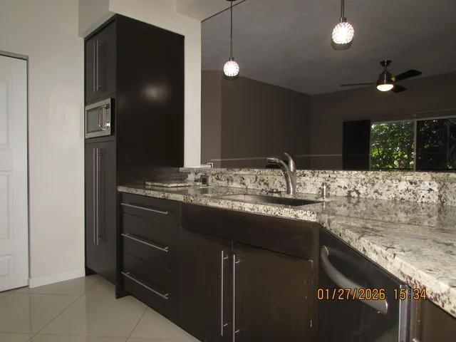 $2,450 | 350 Crestwood Circle, Unit 302, Royal Palm Beach, FL 33411