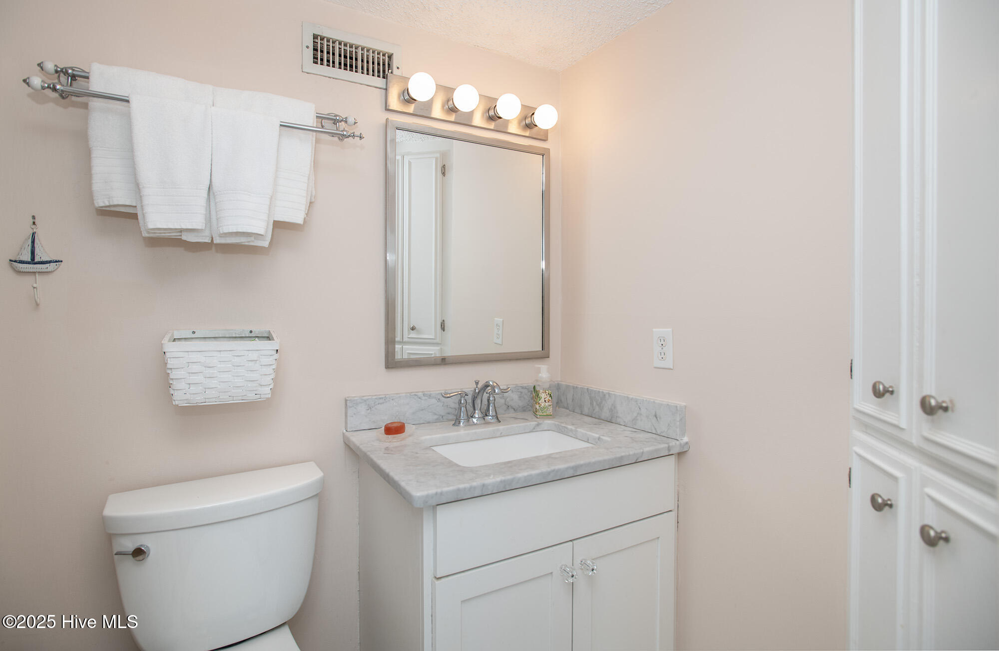 2305 West Fort Macon Road, Unit 103 Atlantic Beach, NC 28512 - Photo 13 of 22 SMUGGLERS COVE #103 (21)