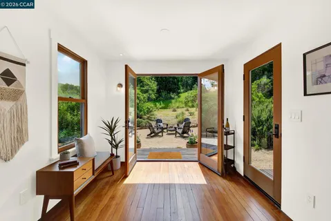 $1,215,000 | 4009 Redwood Road, Napa, CA 94558