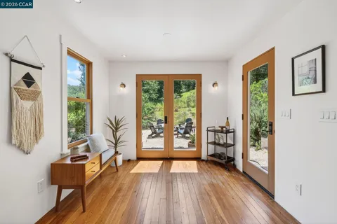 $1,215,000 | 4009 Redwood Road, Napa, CA 94558