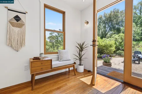 $1,215,000 | 4009 Redwood Road, Napa, CA 94558