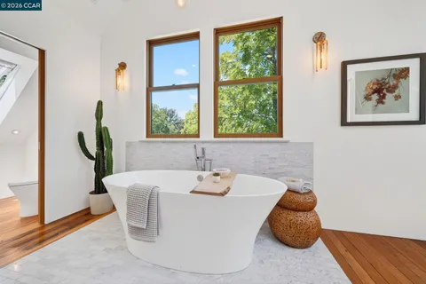 $1,215,000 | 4009 Redwood Road, Napa, CA 94558
