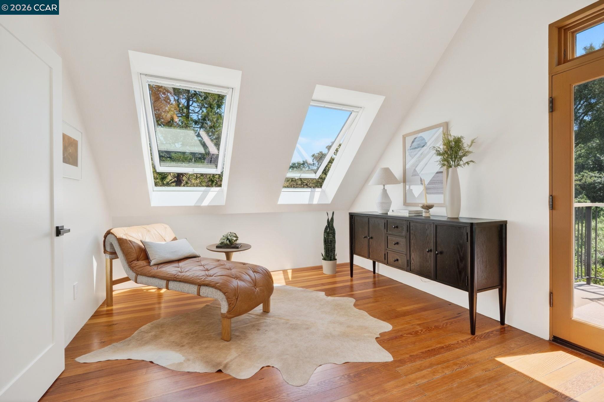 4009 Redwood Road Napa, CA 94558 - Photo 73 of 91 a living room with furniture and a window