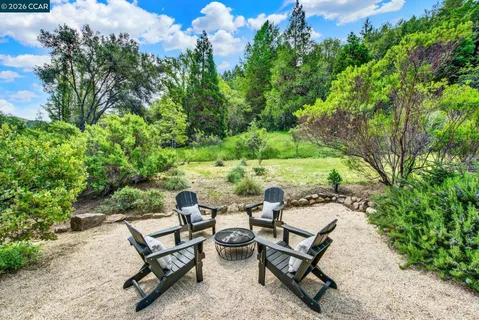 $1,215,000 | 4009 Redwood Road, Napa, CA 94558