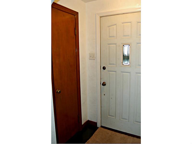 986 Cochrans Mill Road Pittsburgh, PA 15236 - Photo 2 of 25 Entry/Foyer.