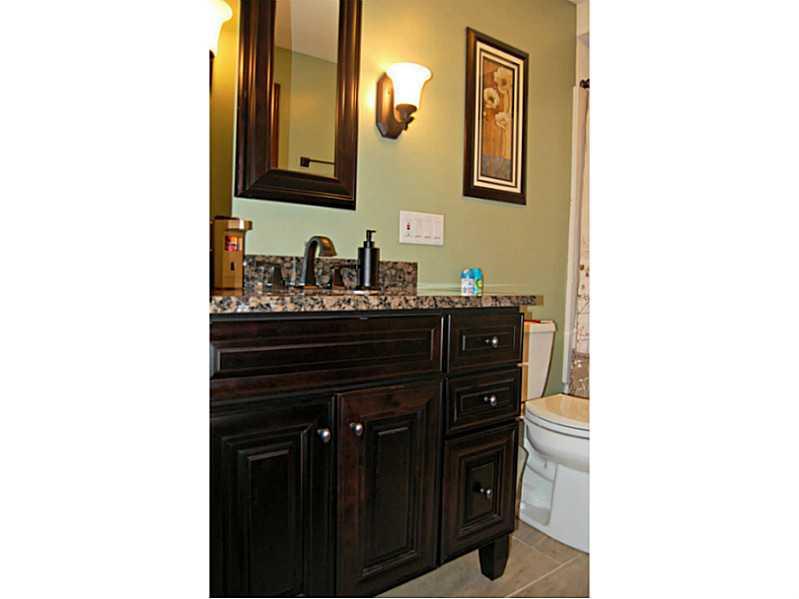 986 Cochrans Mill Road Pittsburgh, PA 15236 - Photo 14 of 25 Full Bath.