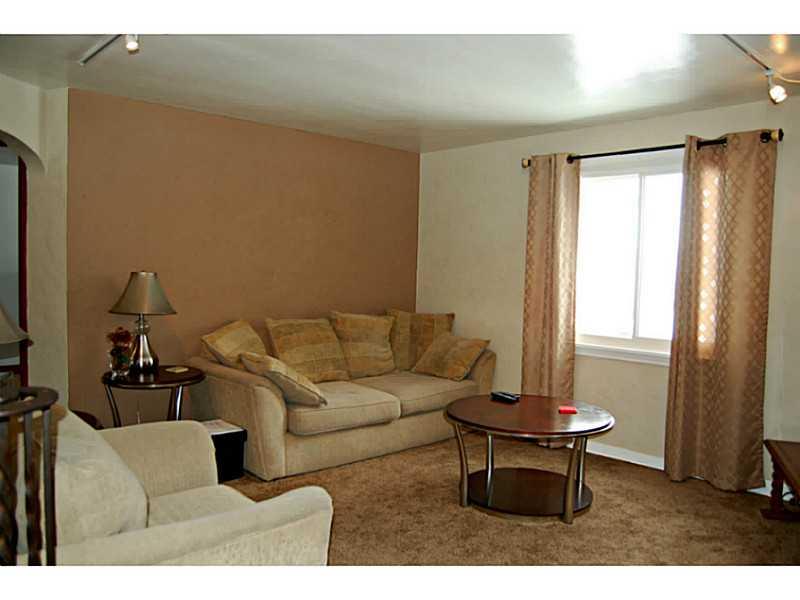 986 Cochrans Mill Road Pittsburgh, PA 15236 - Photo 4 of 25 Living Room.