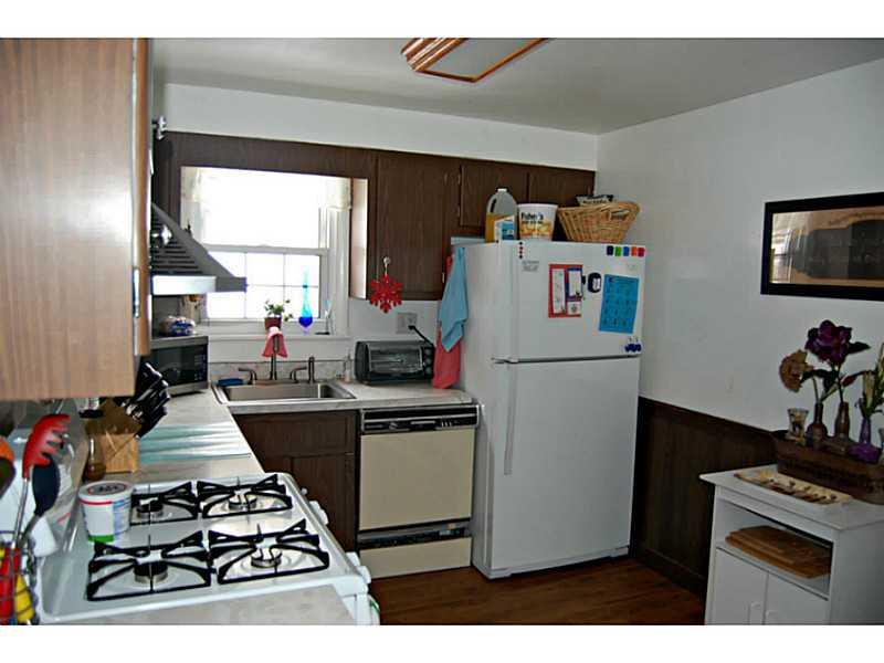 986 Cochrans Mill Road Pittsburgh, PA 15236 - Photo 10 of 25 Kitchen.