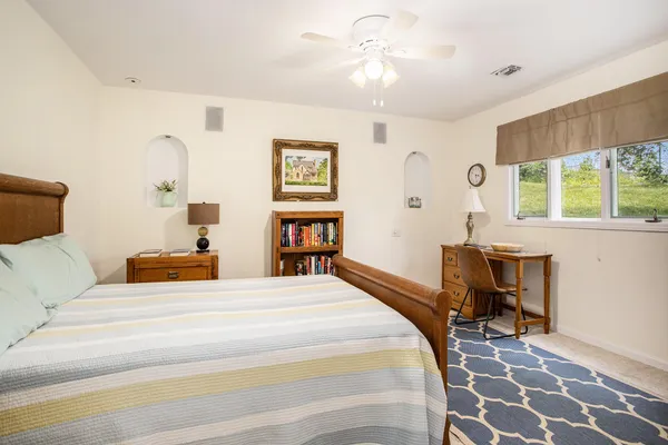 $210,900 | 225 West Columbia Avenue, Unit 6, Battle Creek, MI 49015