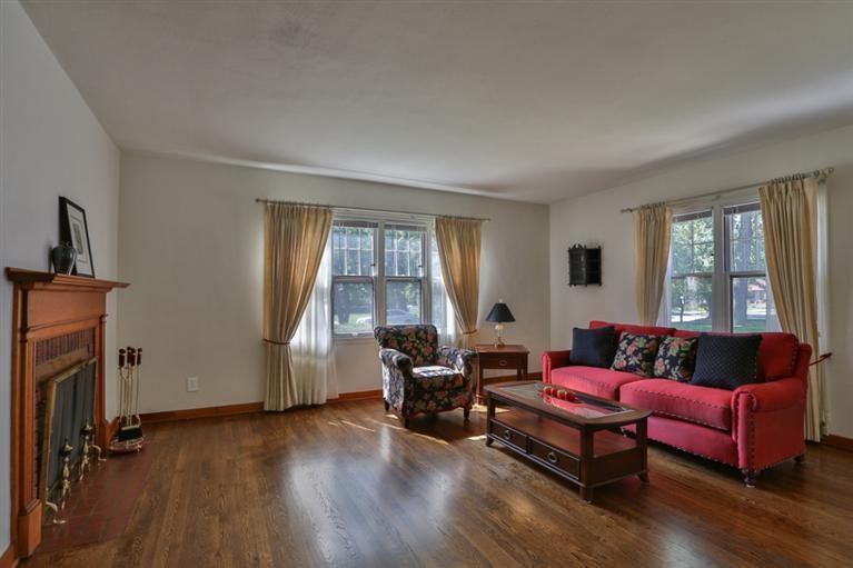 2243 Ridgewood Street Highland, IN 46322 - Photo 2 of 10 767x511