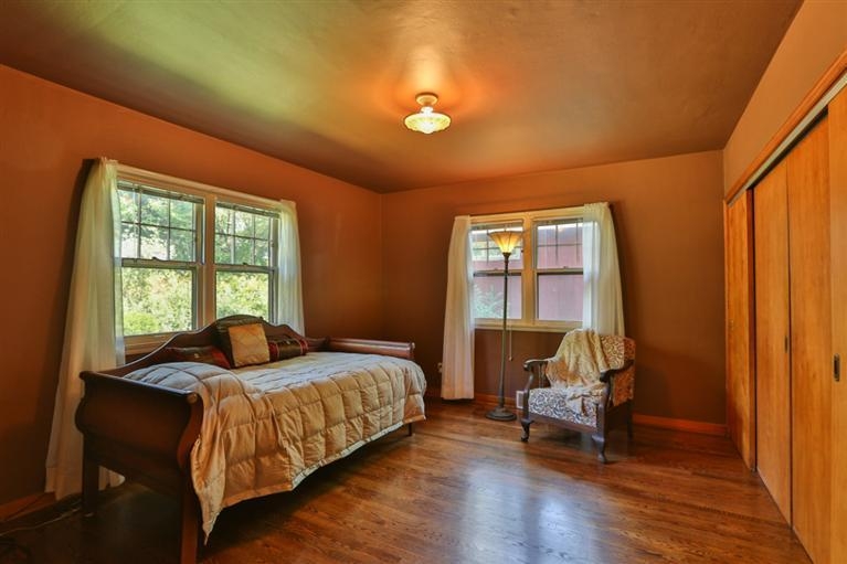 2243 Ridgewood Street Highland, IN 46322 - Photo 8 of 10 767x511