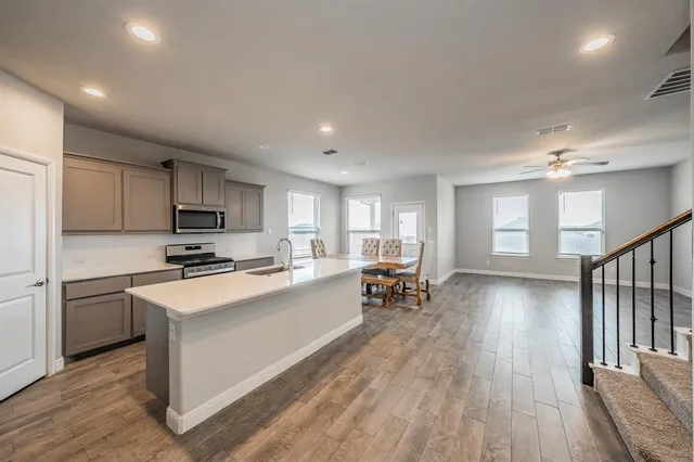 $375,000 | 1404 Fremont Trail, Cleburne, TX 76033