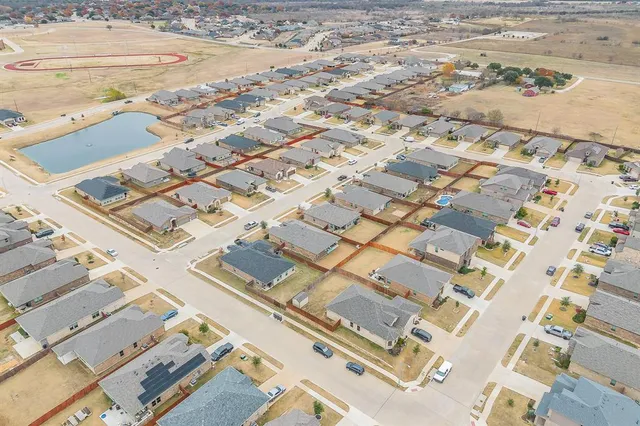 $375,000 | 1404 Fremont Trail, Cleburne, TX 76033