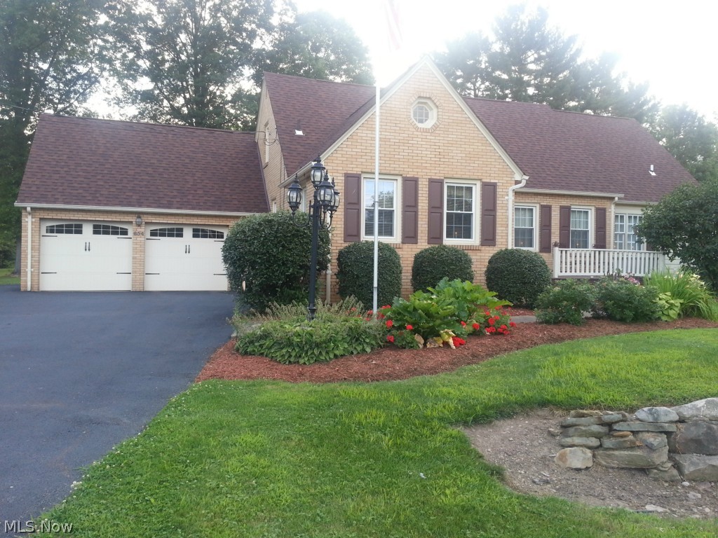 654 North Road Southeast Warren, OH 44484 - Photo 1 of 23 Gallery Image 1