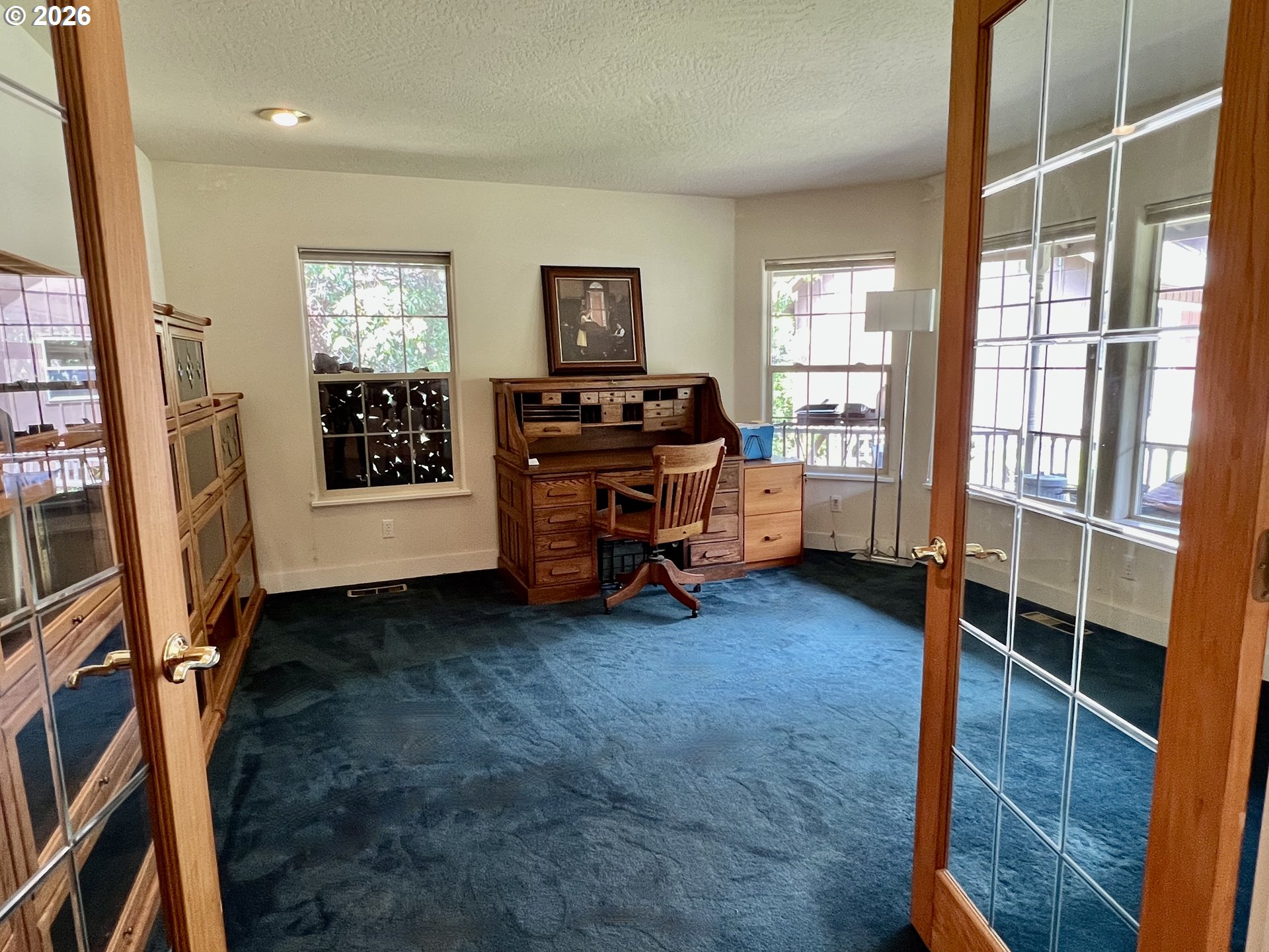 28544 Crow Road Eugene, OR 97402 - Photo 22 of 48 a view of room with furniture and windows