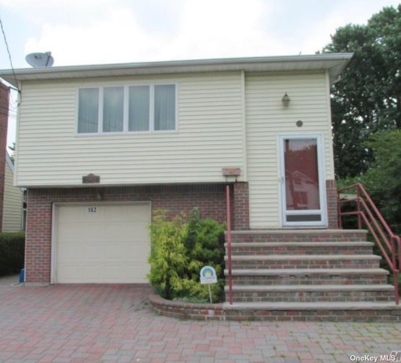 162 Rhodes Avenue Hempstead, NY 11550 - Photo 1 of 1 Gallery Image 1