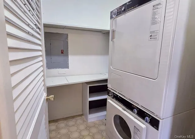 $389,750 | 729 Hilltop Court, Unit 729, Coram, NY 11727