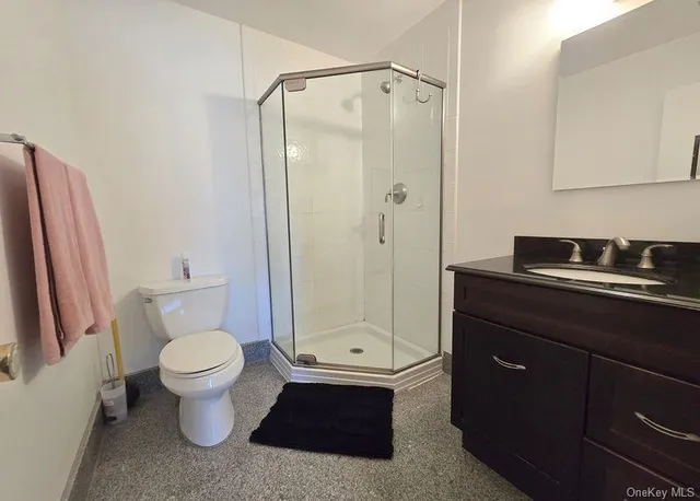 $389,750 | 729 Hilltop Court, Unit 729, Coram, NY 11727