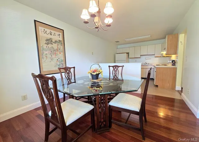 $389,750 | 729 Hilltop Court, Unit 729, Coram, NY 11727