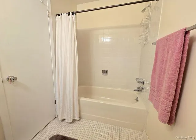 $389,750 | 729 Hilltop Court, Unit 729, Coram, NY 11727