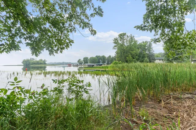 $475,000 | 910 East Evergreen Street, Isle, MN 56342