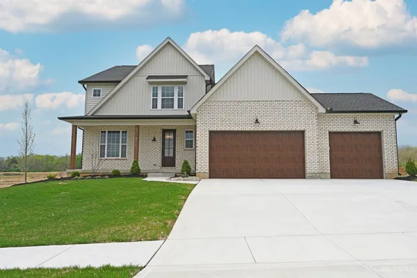 $679,900 | 3704 Silax Drive, Hamilton, OH 45013
